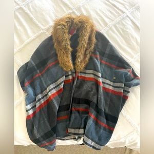 Fur trim plaid cape